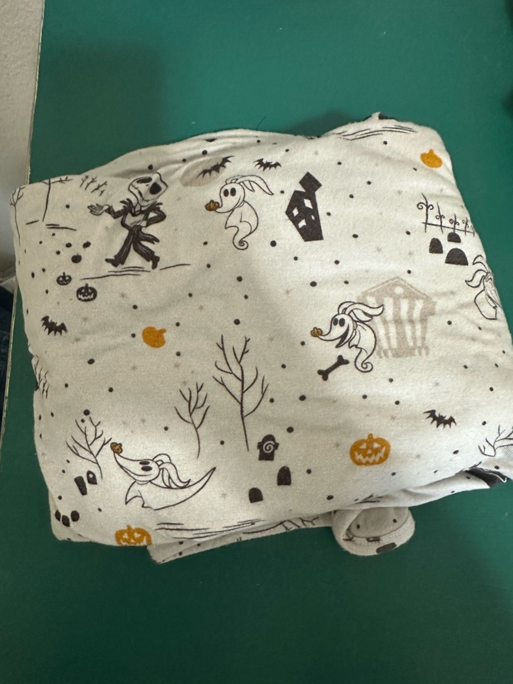 Halloween Ghost Print Throw Blanket - Cream and Black